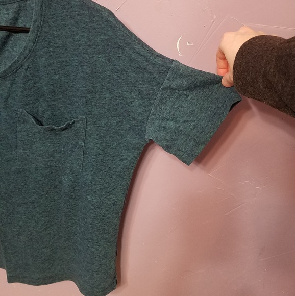 Old navy boyfriend top - Picture 2 of 2